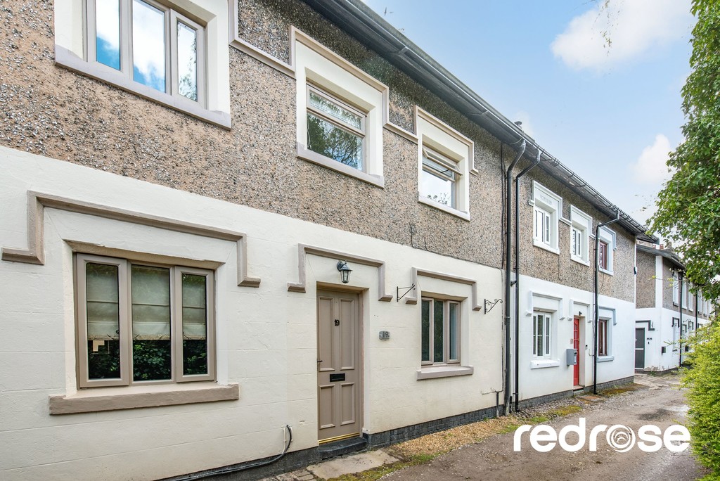 Lakeside Cottages, Standish