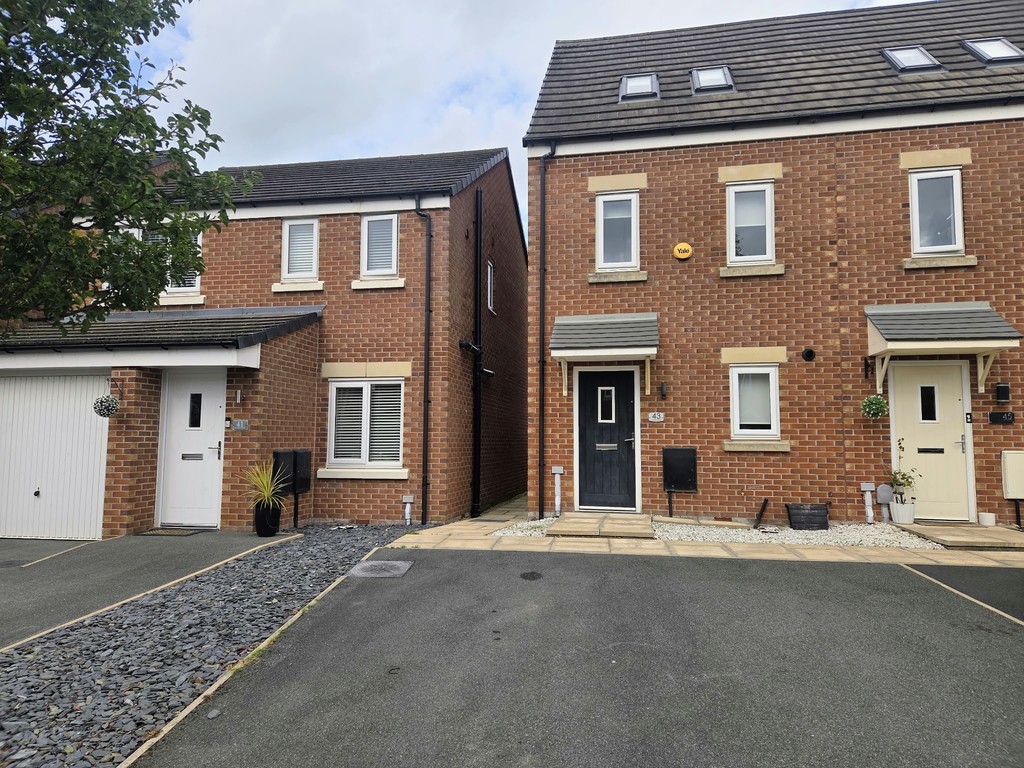 Halifax Drive, Buckshaw Village